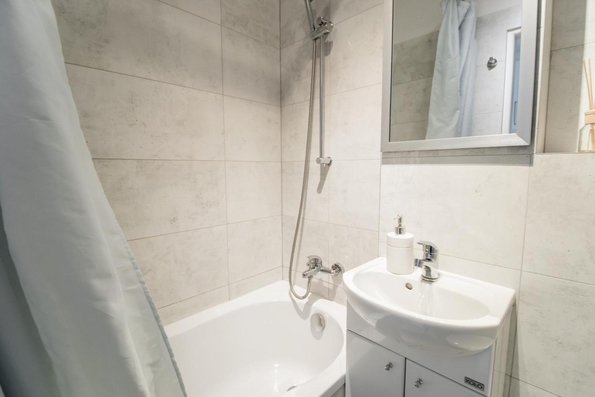 ורשה Piotrapartments - Bruna Green City Apartment מראה חיצוני תמונה
